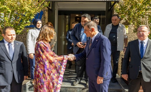 Arjantin Başkonsolosu Vivas’tan Başkan Tugay’a ziyaret