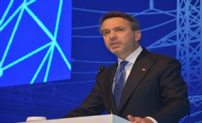 Bakan Bayraktar İzmir'de konuştu: 'Bir millet iki devlet anlayışı, enerji sektöründe karşılığını buluyor'