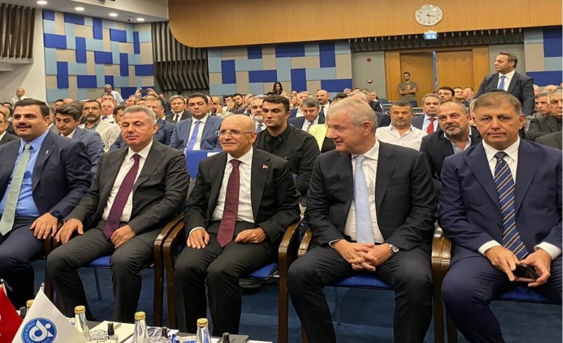 Bakan Şimşek İzmir’de iş dünyasıyla buluştu: Toplantıya Tugay da katıldı!