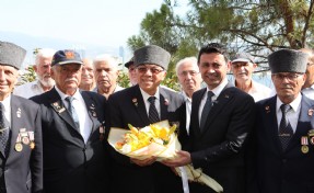 Başkan Önal, gazilerle bir araya geldi
