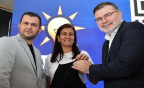 Başkan Saygılı, Kemalpaşa'da yeni üyelere rozet taktı!
