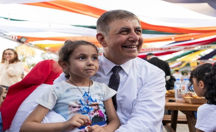 Başkan Tugay çocuklarla buluşmaya devam ediyor