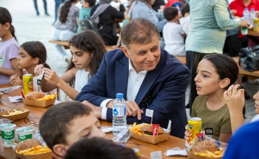 Başkan Tugay’dan İzmir Fuar'ında çocuklara özel ilgi