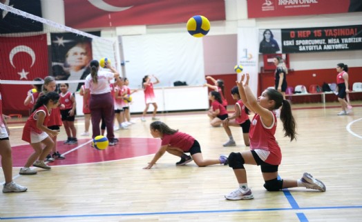 Bayraklı’da 3 bin 500 kişi yaz spor okullarında buluştu