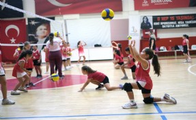 Bayraklı’da 3 bin 500 kişi yaz spor okullarında buluştu