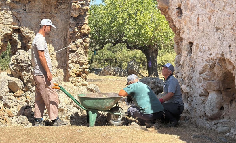 Beçin Kalesi'ndeki 600 yıllık medrese yeniden ayağa kalkacak