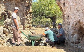 Beçin Kalesi'ndeki 600 yıllık medrese yeniden ayağa kalkacak