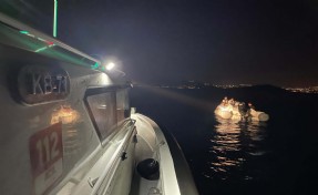 Bodrum'da 20 kaçak göçmen kurtarıldı, 2 göçmen kaçakçısı yakalandı