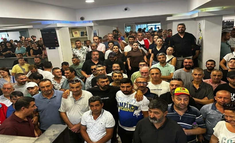 Buca'da bıçak kemiğe dayandı: Maaşlarını alamayan işçiler süresiz eyleme çıktı!