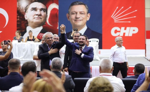CHP Bayraklı'da iki adaylı kongrede kazanan Münir Demir