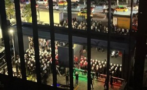 CHP İstanbul abluka altında: Gıda ve su girişi engellendi!