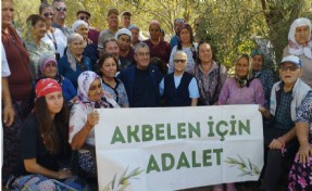 CHP'li Günaydın zeytin ağaçları için direnen İkizköylülerle bir arada