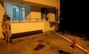 CHP'li belediye başkanının yakınlarının evine molotof atan 2 şüpheli tutuklandı