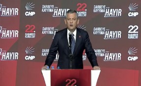 Özgür Özel, CHP'nin 22. Olağanüstü Kurultayı'nda yeniden Genel Başkan seçildi: Oyların tamamını aldı!