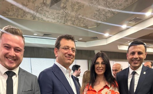 CHP'yi karıştıran kongre delegesi İmamoğlu ve Özgür Çelik ile fotoğraf çektirmiş