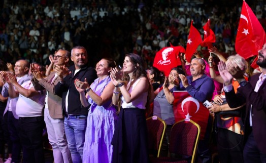 Çeşme ve Alaçatı'nın kurtuluşunun 103. yılı coşkuyla kutlandı!