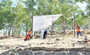 Çiğli'de ekipler kent estetiği ve güvenlik için sahada