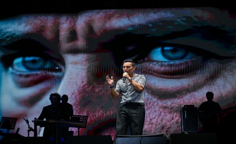 Çim Konserleri’nde Mustafa Sandal rüzgarı