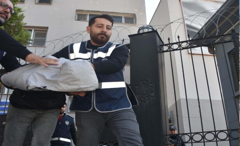 Çocuklarının boğazına bıçak dayamıştı: Mahkemeden görevsizlik kararı!