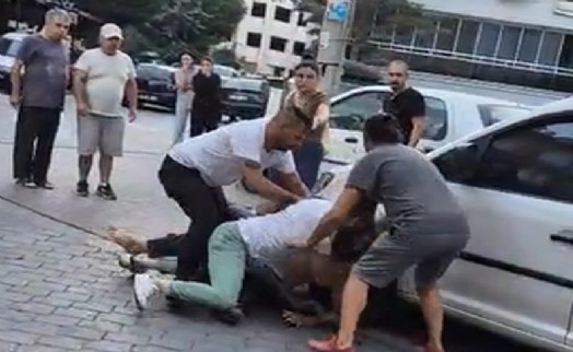 Denizli’de 3 kişinin yaralandığı kavga kamerada