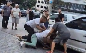 Denizli’de 3 kişinin yaralandığı kavga kamerada