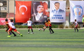 Efes Selçuk’ta Ferdi Zeyrek Futbol Müsabakaları heyecanı