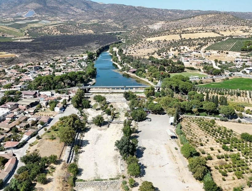 Ege'nin en uzun nehri Gediz kurudu!