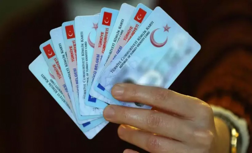 Ehliyet sahibi olan herkesi ilgilendiriyor: Bakan uyardı!