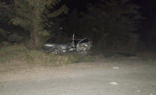 Feci kazada otomobil hurdaya döndü: Yeni doğum yapan kadın kurtarılamadı!