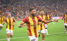 Göz-Göz evinde Kartal'ı avladı
