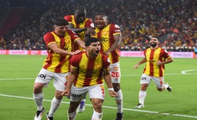 Göz-Göz zirve yolunda mutlu!