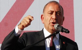 Gürsel Tekin, kurultay davası sürerken CHP'nin Sarıyer binasına geldi