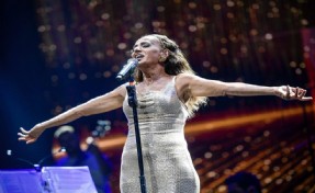 İEF'de Yıldız Tilbe rüzgarı