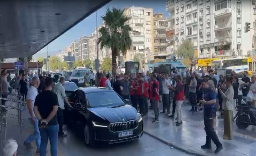 Karşıyaka'da Tugay'a şok protesto!
