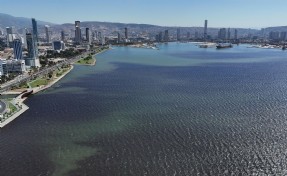 İzmir Körfezi'nde kirlilik ve kötü koku giderek artıyor
