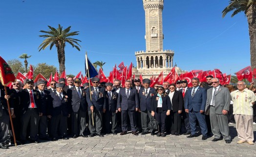 İzmir'de Gaziler Günü kutlandı
