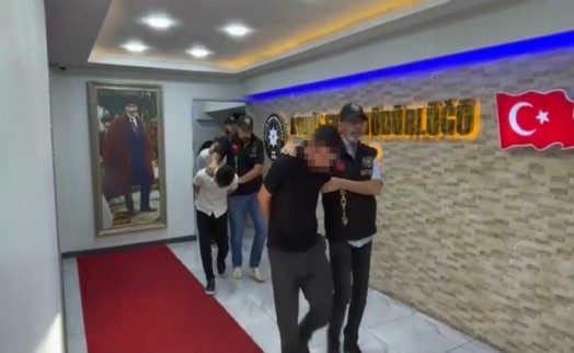 İzmir'de dolandırıcılık operasyonunda 53 tutuklama