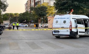 İzmir'de sokak ortasında dehşet! 3 husumetlisini tabancayla vurdu