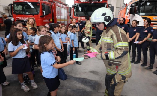 İzmir’de ateş savaşçıları öğrencilerle buluştu