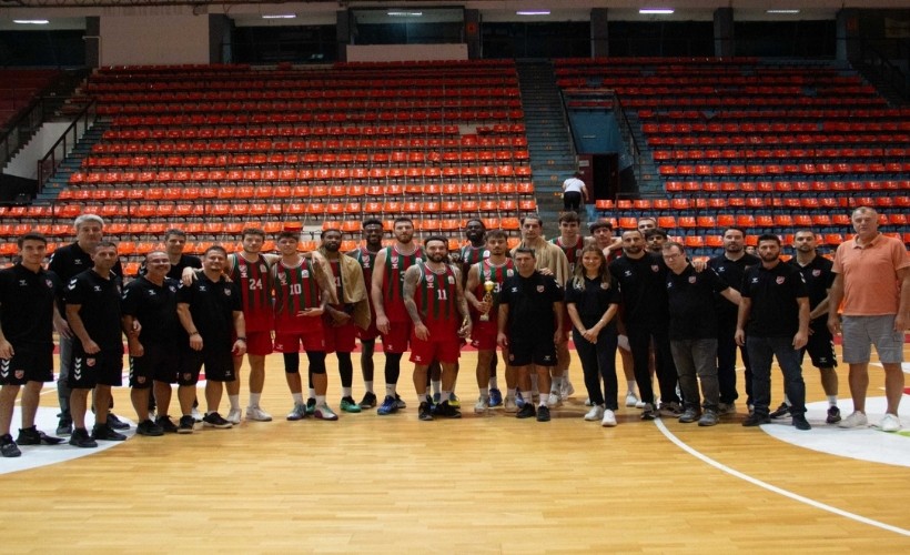 Karşıyaka Makedonya'da zirvede