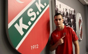 Karşıyaka'ya Altınordu'dan genç takviye