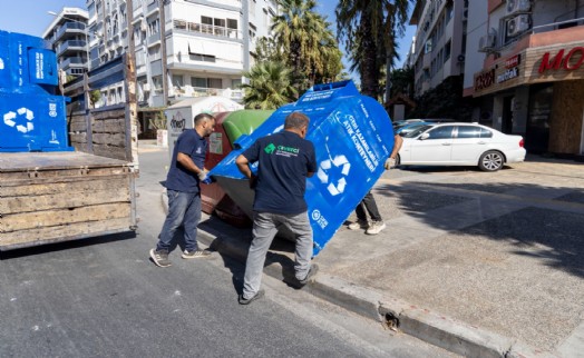 Karşıyaka’da geri dönüşüm hamlesi: 100 noktaya mavi konteyner