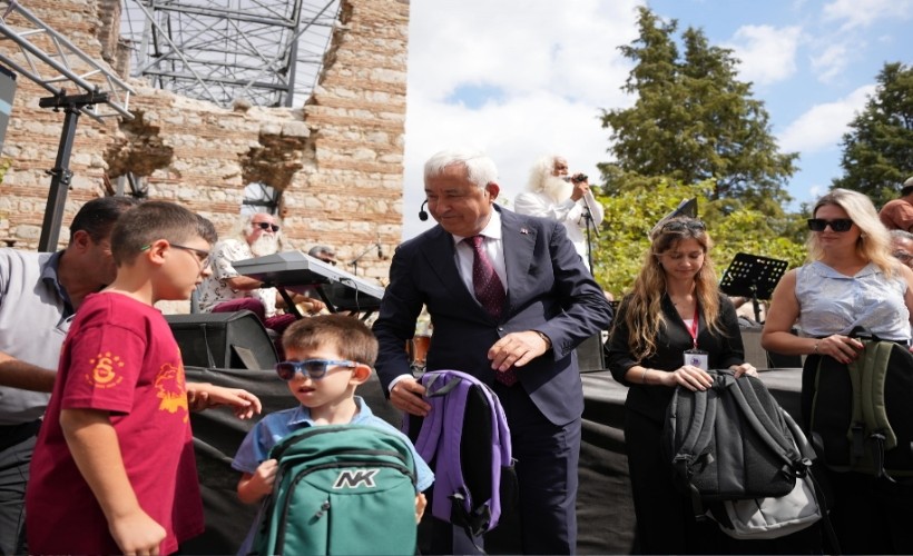 Kemalpaşalı miniklere kırtasiye desteği