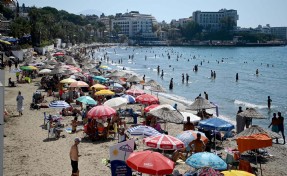 Kuşadası'nda sarı yaz hareketliliği; oteller doluya yakın!
