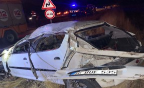 Kütahya’da takla atan otomobildeki 3 kişi yaralandı