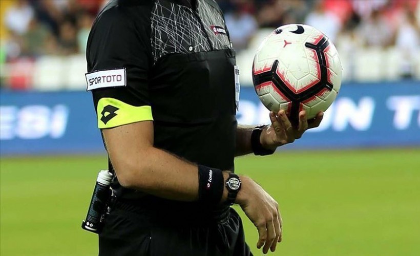 Maç öncesi hakeme bıçaklı saldırı!