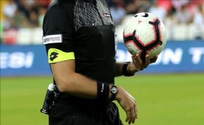 Maç öncesi hakeme bıçaklı saldırı!