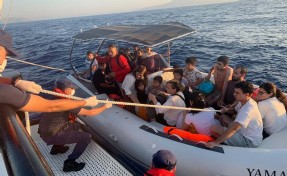 Marmaris'te sürüklenen bottaki 35 kaçak göçmen kurtarıldı