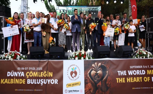 Menemen Belediyesi Uluslarası Çömlek Festivali’ne muhteşem final
