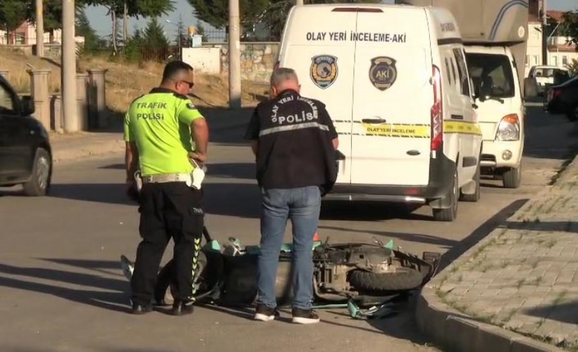 Olan yine motosikletteki iki kişiye oldu!